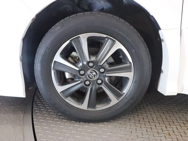 TOYOTA VOXY 2018 Image 31