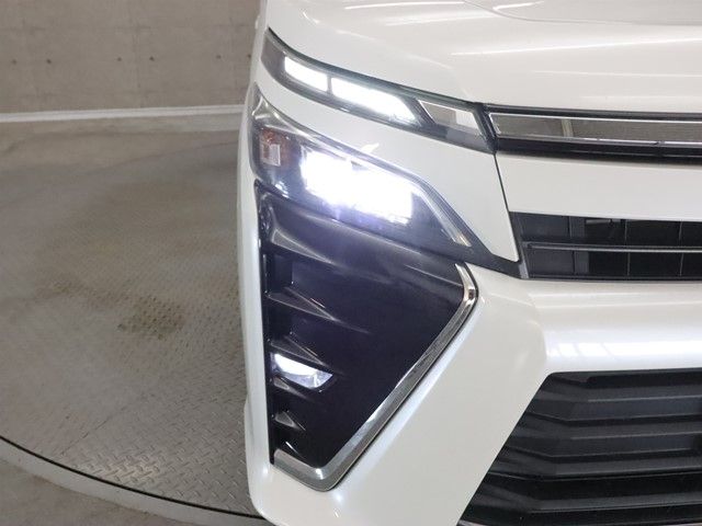 TOYOTA VOXY 2018 Image 31
