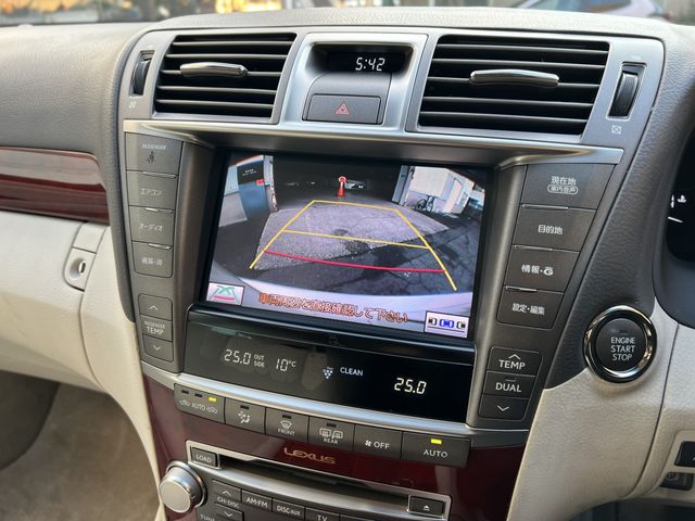 TOYOTA LEXUS LS460 2010 Image 31