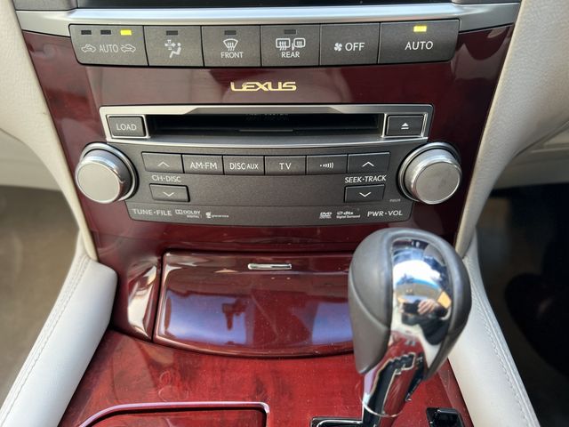 TOYOTA LEXUS LS460 2010 Image 31