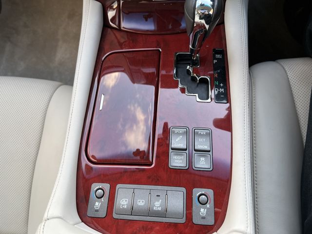 TOYOTA LEXUS LS460 2010 Image 31