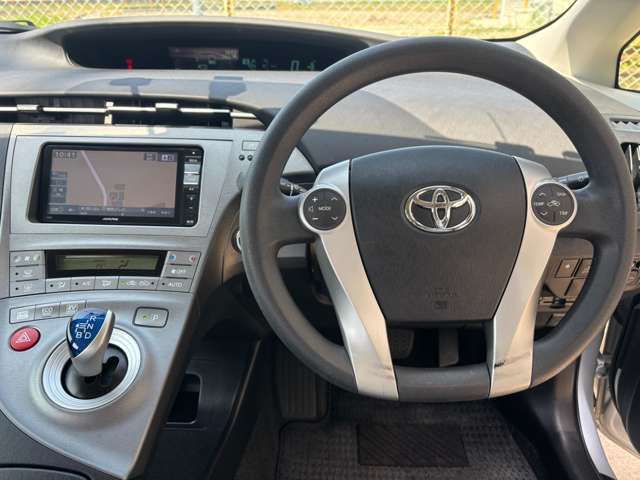 TOYOTA PRIUS 2014 Image 31
