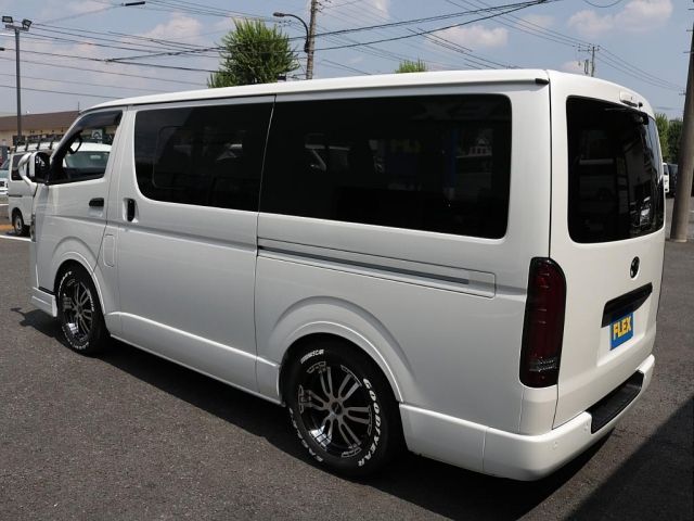 TOYOTA HIACE VAN 2WD 2024 Image 31