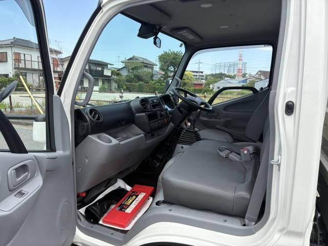 HINO DUTRO 2023 Image 31