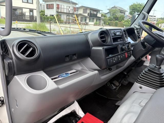 HINO DUTRO 2023 Image 31