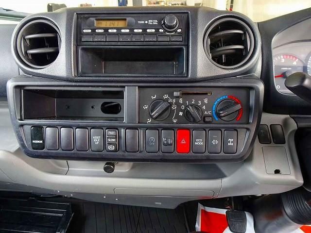 HINO DUTRO 2012 Image 31