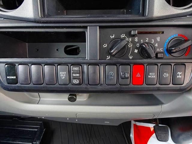 HINO DUTRO 2012 Image 31