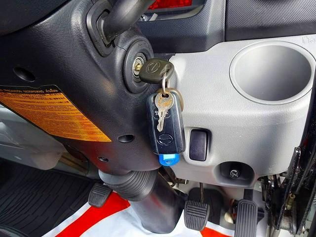 HINO DUTRO 2012 Image 31