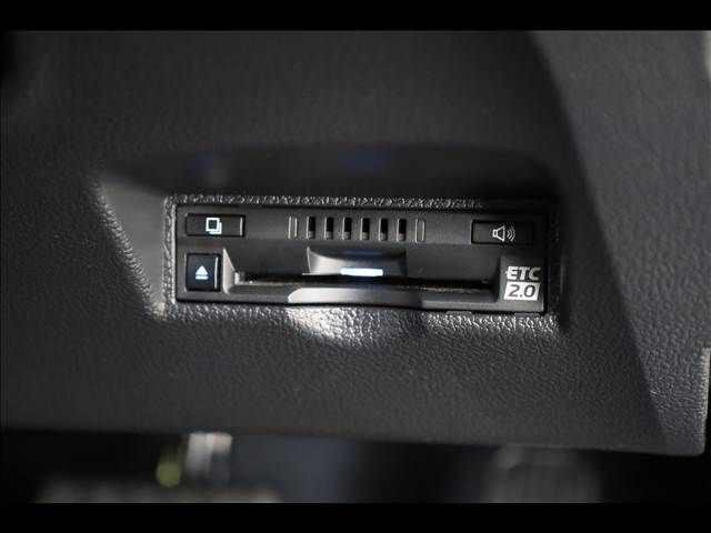 TOYOTA PRIUS PHV 2019 Image 31