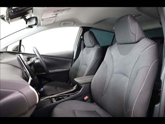 TOYOTA PRIUS PHV 2019 Image 31