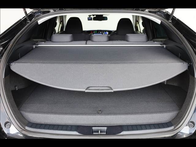 TOYOTA PRIUS PHV 2019 Image 31