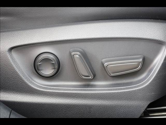 TOYOTA PRIUS 2018 Image 31