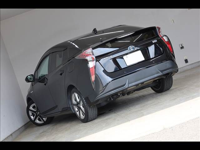 TOYOTA PRIUS 2018 Image 31