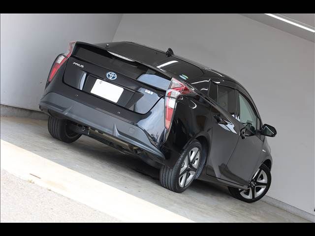 TOYOTA PRIUS 2018 Image 31