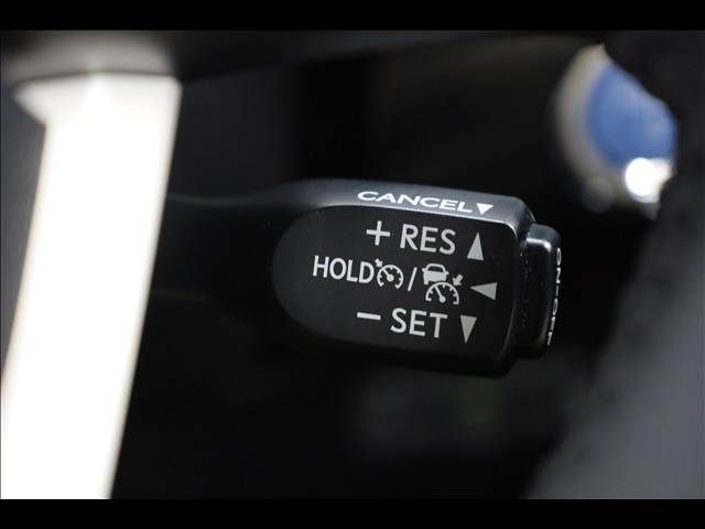 TOYOTA PRIUS 2018 Image 31