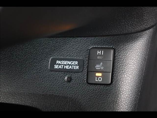 TOYOTA PRIUS 2018 Image 31