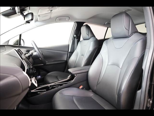 TOYOTA PRIUS 2018 Image 31