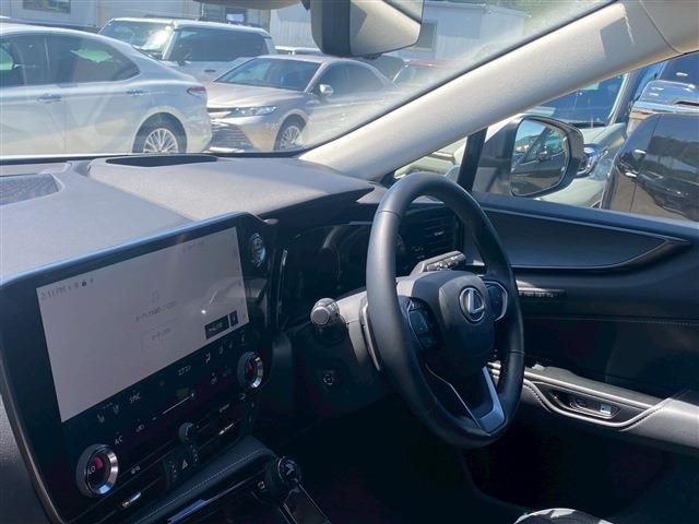 TOYOTA LEXUS NX350H 2024 Image 31