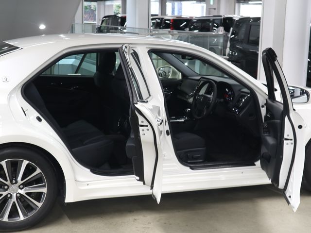 TOYOTA CROWN SEDAN 2016 Image 31