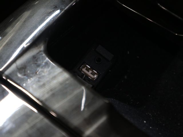 TOYOTA CROWN SEDAN 2016 Image 31