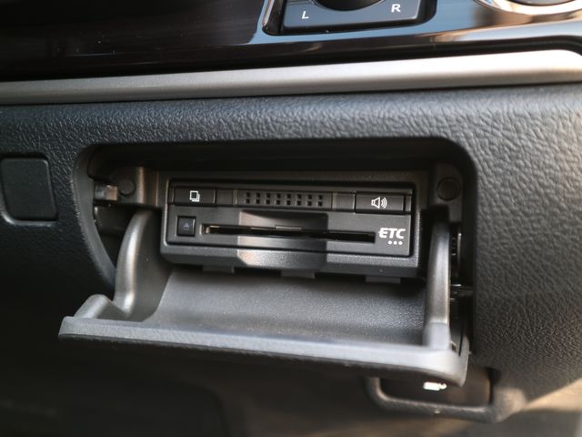 TOYOTA CROWN SEDAN 2016 Image 31