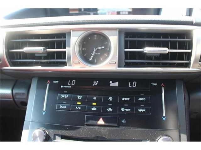 TOYOTA LEXUS IS300H 2013 Image 31