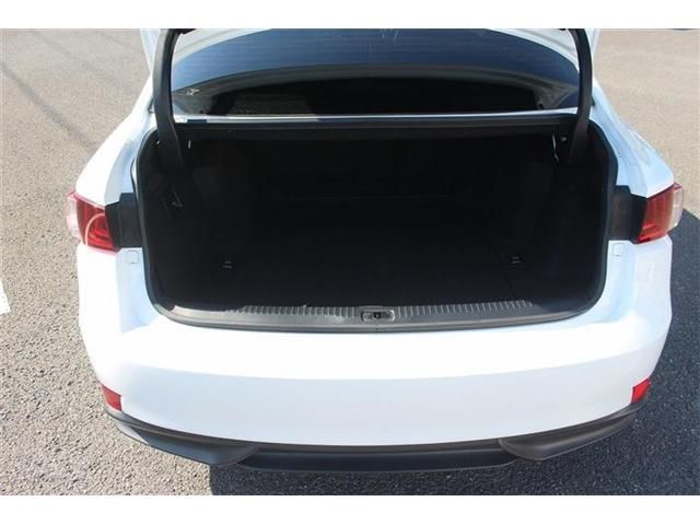 TOYOTA LEXUS IS300H 2013 Image 31