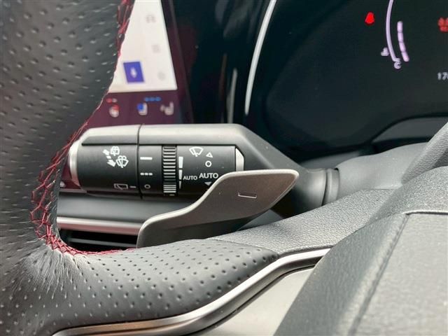 TOYOTA LEXUS RX500H 2023 Image 31