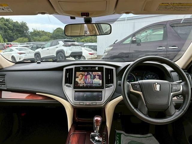 TOYOTA CROWN SEDAN HYBRID 2014 Image 31