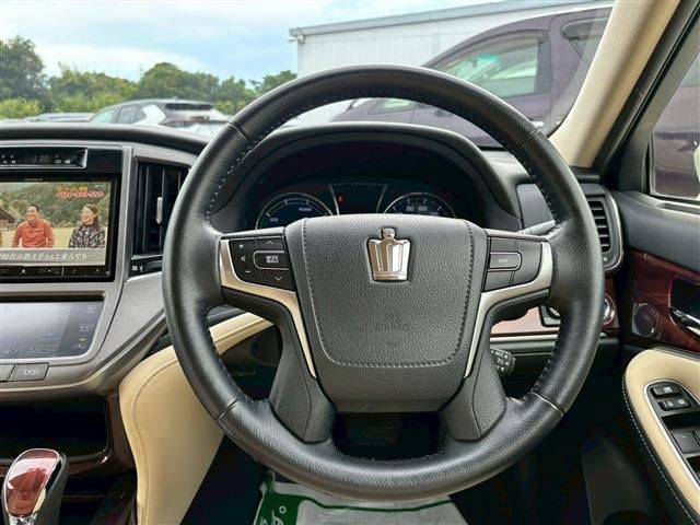 TOYOTA CROWN SEDAN HYBRID 2014 Image 31