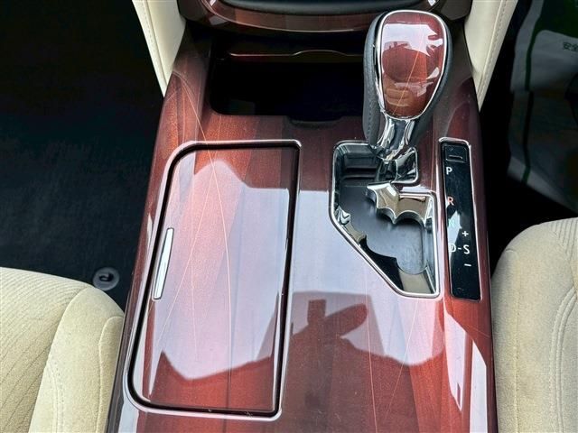 TOYOTA CROWN SEDAN HYBRID 2014 Image 31