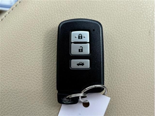 TOYOTA CROWN SEDAN HYBRID 2014 Image 31