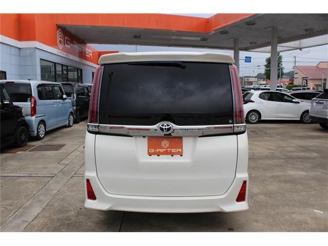 TOYOTA NOAH 2018 Image 31