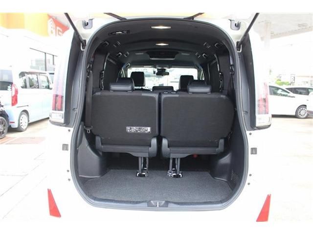 TOYOTA NOAH 2018 Image 31