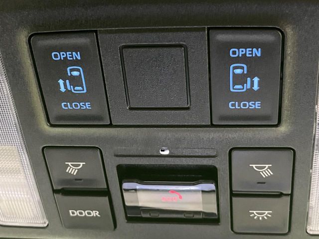 TOYOTA VOXY 2022 Image 31