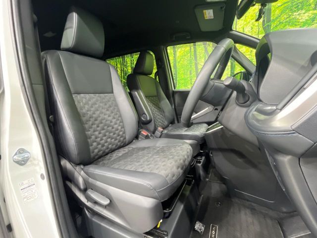 TOYOTA VOXY 2022 Image 31