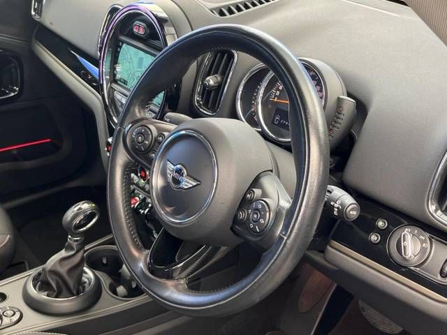 BMW MINI COOPER D CR 2017 Image 31