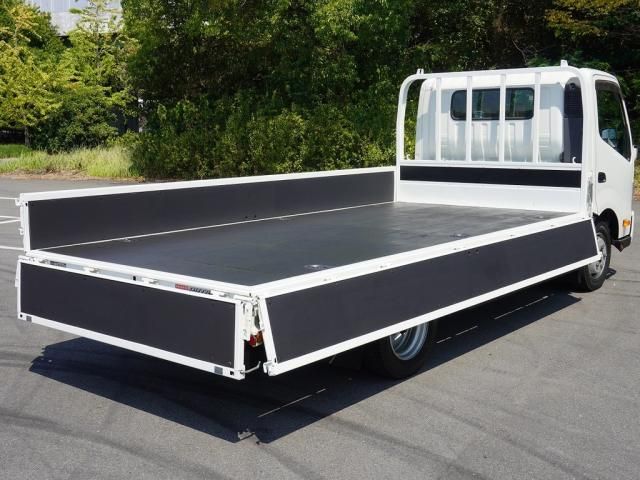 HINO DUTRO 2020 Image 31