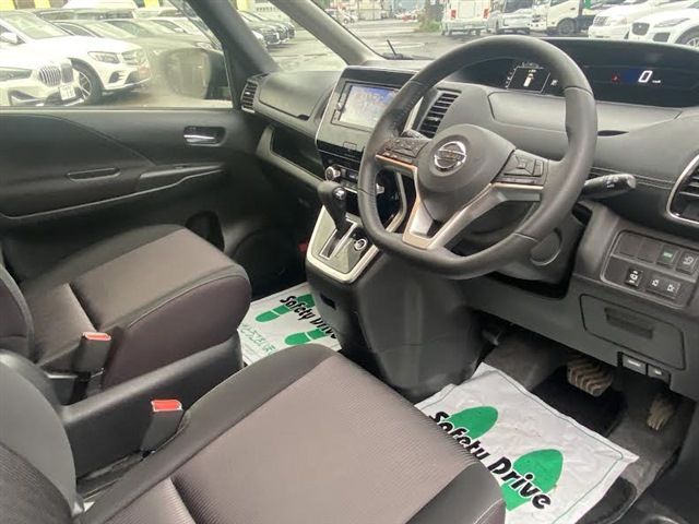 NISSAN SERENA  S-HYBRID 4WD 2017 Image 31