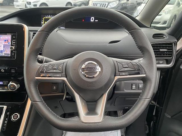 NISSAN SERENA  S-HYBRID 4WD 2017 Image 31