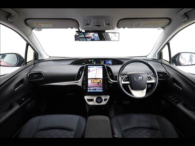 TOYOTA PRIUS PHV 2017 Image 31