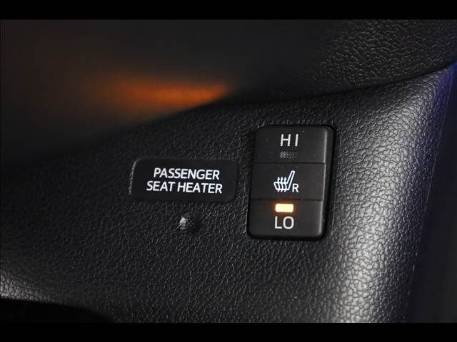 TOYOTA PRIUS PHV 2017 Image 31