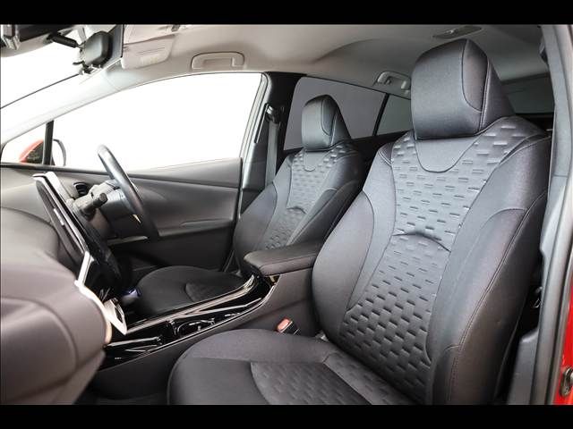 TOYOTA PRIUS PHV 2017 Image 31