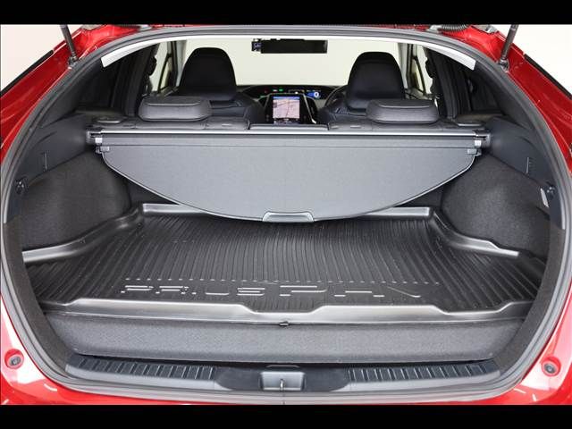 TOYOTA PRIUS PHV 2017 Image 31