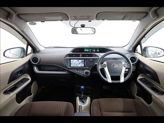 TOYOTA AQUA 2013 Image 31