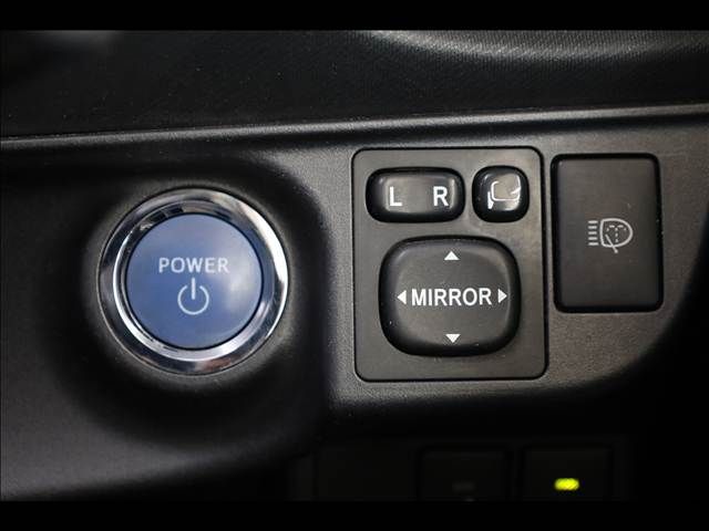 TOYOTA AQUA 2013 Image 31