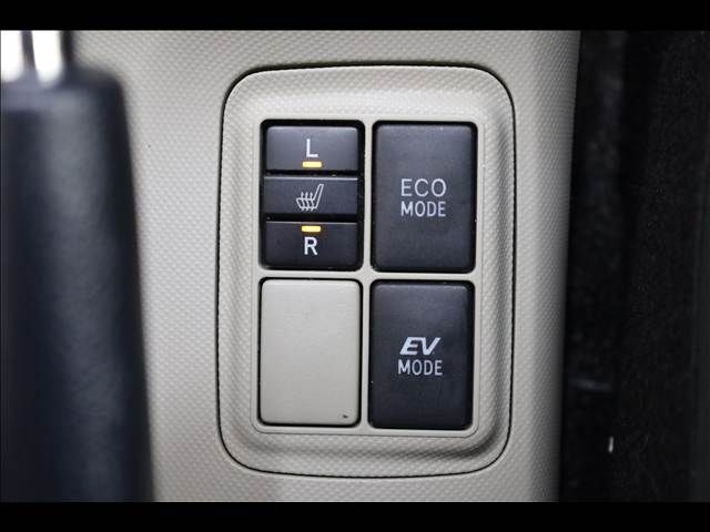 TOYOTA AQUA 2013 Image 31