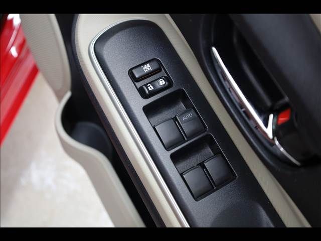 TOYOTA AQUA 2013 Image 31