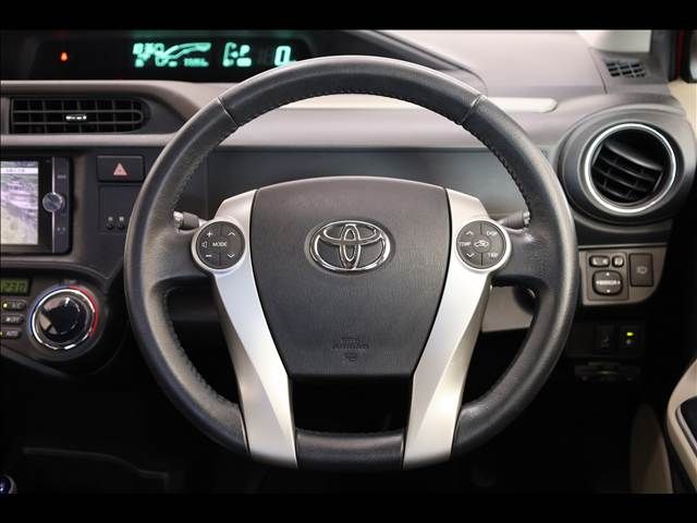 TOYOTA AQUA 2013 Image 31