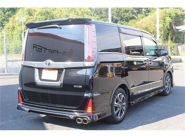 TOYOTA NOAH 2018 Image 31